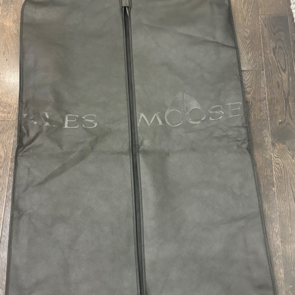 Moose Knuckles Women's Original Debbie Shearling Black Bomber Jacket small - Picture 8 of 8